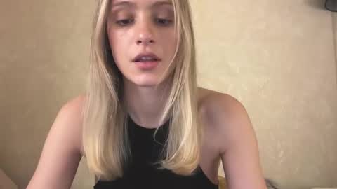 Lisa online show from 12-15-25, 11:36