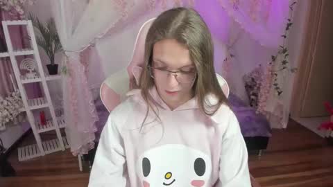Snapshot of fi_cosplay chatting on 10-25-25, 11:32 fi_cosplay online show from 10-25-25, 11:32