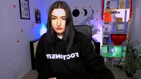 Fibi online show from 02-10-26, 06:39