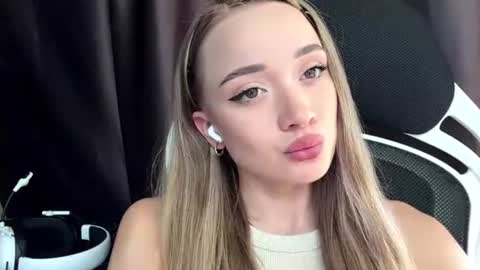 Eva online show from 06-18-26, 08:14