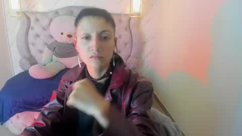   online show from 06-15-26, 07:05