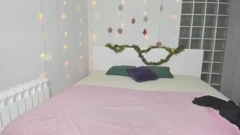 Fiery Stella online show from 12-29-24, 09:17