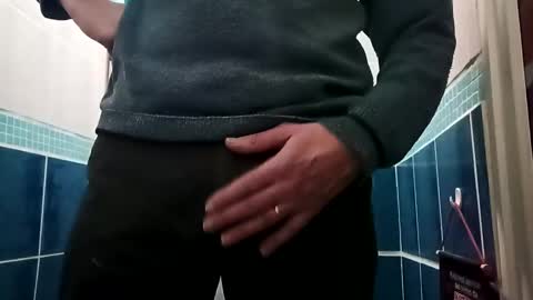 fifi010203 online show from 02-24-25, 10:59