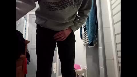 fifi010203 online show from 12-01-25, 06:46