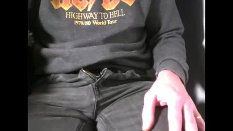 fifi010203 online show from 12-19-25, 07:15