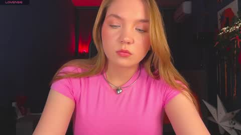 Snapshot of fififlower chatting on 05-15-26, 05:20 Rebecca online show from 05-15-26, 05:20