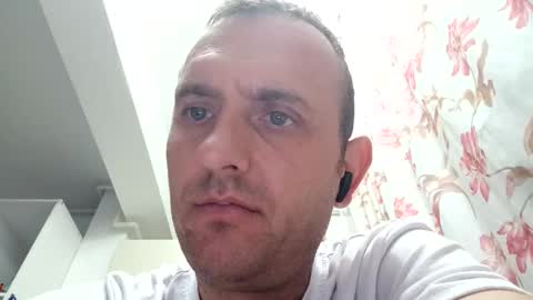 Snapshot of figonik chatting on 10-23-25, 05:07 Nick online show from 10-23-25, 05:07