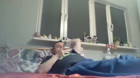 Snapshot of filipek757 chatting on 02-14-26, 09:55 filipek757 online show from 02-14-26, 09:55