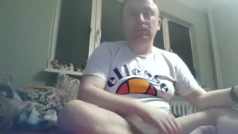 Snapshot of filipek757 chatting on 03-10-26, 10:04 filipek757 online show from 03-10-26, 10:04