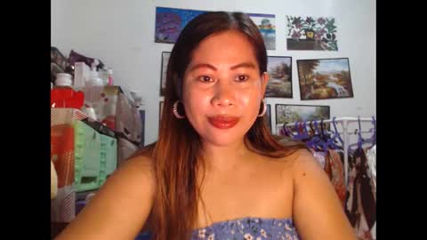 Snapshot of filipina_beauty69 chatting on 10-22-25, 08:52 filipina beauty. online show from 10-22-25, 08:52