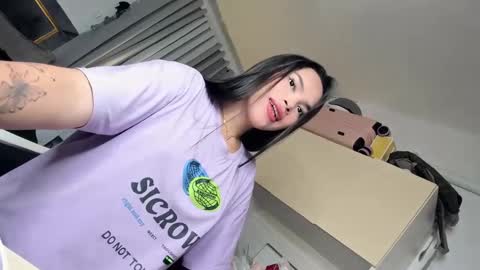 Snapshot of filipina_demure chatting on 12-05-24, 07:06 Sandy online show from 12-05-24, 07:06