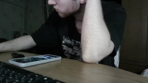 Snapshot of fillipsondon chatting on 07-15-26, 06:46 Whitechocolate online show from 07-15-26, 06:46