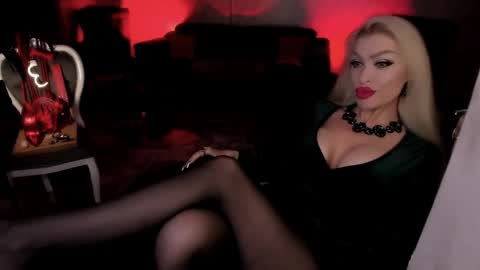 AlfaFemale online show from 11-20-25, 04:34