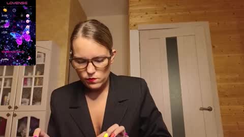 Lady online show from 10-10-25, 11:53