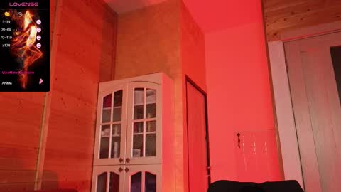 Lady online show from 11-16-25, 06:19