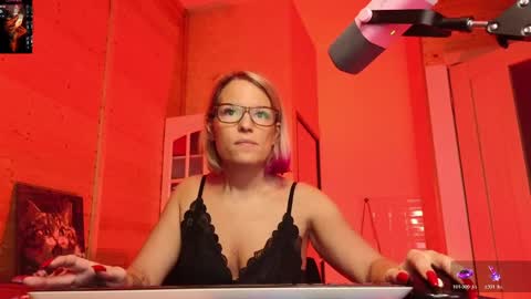 Snapshot of findom_lady_shine chatting on 04-10-26, 06:12 Lady online show from 04-10-26, 06:12