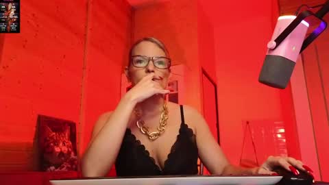 Snapshot of findom_lady_shine chatting on 04-14-26, 04:13 Lady online show from 04-14-26, 04:13