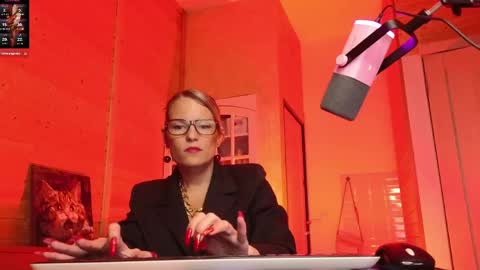 Snapshot of findom_lady_shine chatting on 04-15-26, 07:58 Lady online show from 04-15-26, 07:58