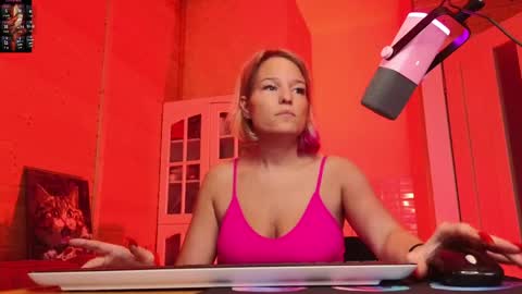 Snapshot of findom_lady_shine chatting on 04-17-26, 03:37 Lady online show from 04-17-26, 03:37
