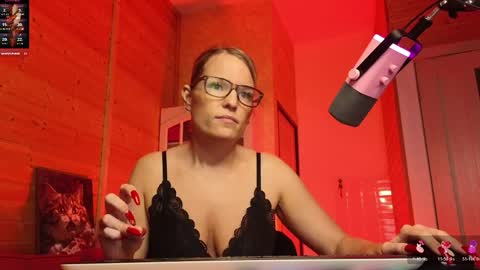 Snapshot of findom_lady_shine chatting on 04-25-26, 05:43 Lady online show from 04-25-26, 05:43