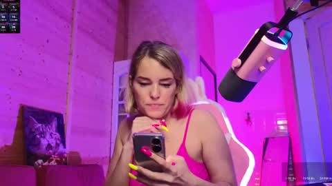 Snapshot of findom_lady_shine chatting on 05-21-26, 06:37 Lady online show from 05-21-26, 06:37