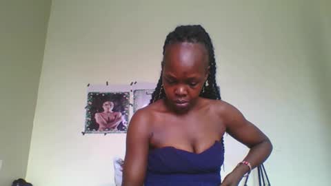 Snapshot of fine_melanin chatting on 09-16-25, 06:03 caro online show from 09-16-25, 06:03