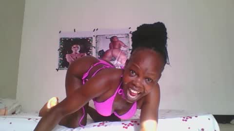 Snapshot of fine_melanin chatting on 09-18-25, 01:57 caro online show from 09-18-25, 01:57