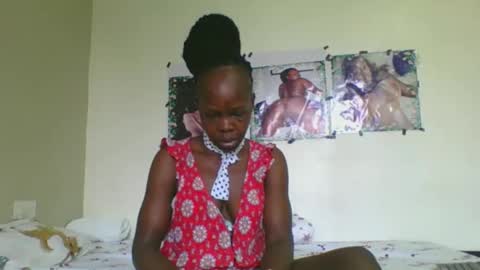 Snapshot of fine_melanin chatting on 09-21-25, 04:25 caro online show from 09-21-25, 04:25