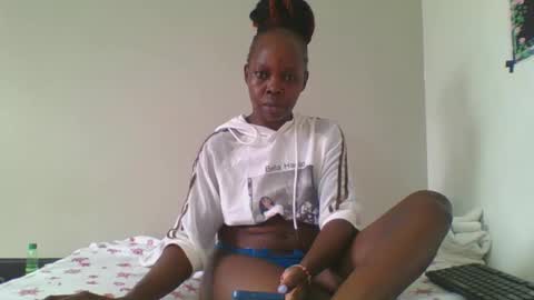 Snapshot of fine_melanin chatting on 10-13-25, 07:52 caro online show from 10-13-25, 07:52