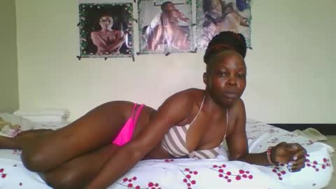 Snapshot of fine_melanin chatting on 10-15-25, 06:46 caro online show from 10-15-25, 06:46