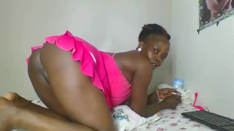 Snapshot of fine_melanin chatting on 10-22-25, 07:57 caro online show from 10-22-25, 07:57