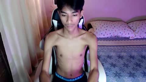 fineboii_rey18 online show from 12-14-25, 01:05