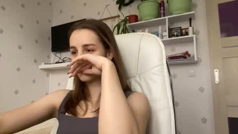 Keite wanna play  Meow online show from 12-19-25, 10:44