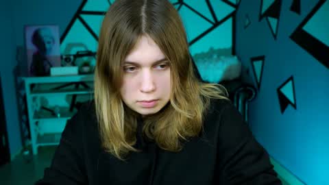 fiora online show from 12-19-24, 10:02