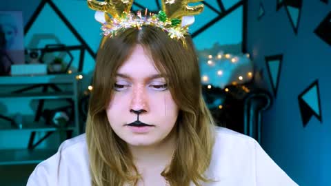 fiora online show from 12-19-24, 01:40