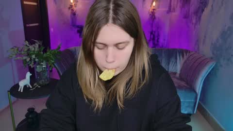 fiora online show from 02-07-25, 09:58