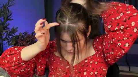 fiora online show from 10-12-25, 05:28