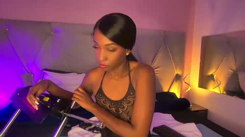 Snapshot of fiorelalenin chatting on 09-27-25, 01:49 Fiorela Lenin online show from 09-27-25, 01:49