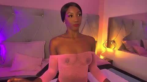 Snapshot of fiorelalenin chatting on 10-01-25, 06:47 Fiorela Lenin online show from 10-01-25, 06:47