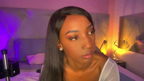 Snapshot of fiorelalenin chatting on 10-08-25, 06:05 Fiorela Lenin online show from 10-08-25, 06:05