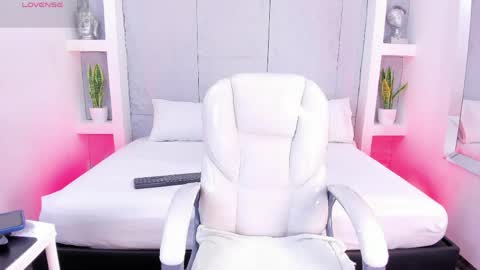Snapshot of fiorelaston chatting on 04-10-26, 04:39 Fiorela online show from 04-10-26, 04:39