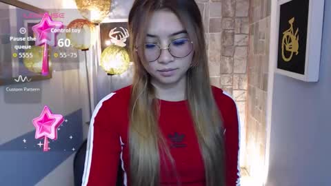 Snapshot of fiorellaa_delsd chatting on 10-23-25, 03:22 Fiorellaa online show from 10-23-25, 03:22