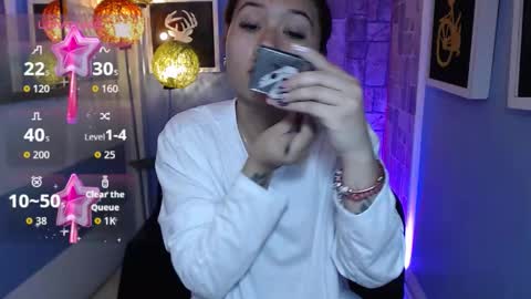 Snapshot of fiorellaa_delsd chatting on 10-27-25, 03:27 Fiorellaa online show from 10-27-25, 03:27