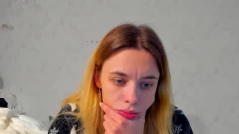 fire___fox1 online show from 10-17-25, 08:00