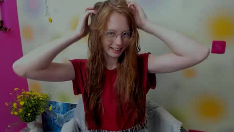 fire_luna online show from 09-18-25, 05:09