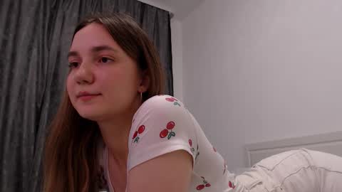 fireflies_fly_ online show from 11-04-25, 07:57