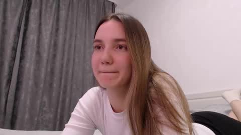 fireflies_fly_ online show from 11-24-25, 09:03