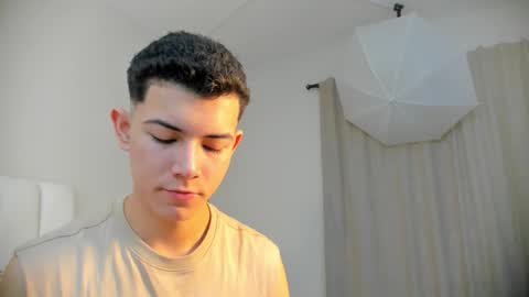 Nicolas online show from 11-30-25, 01:26