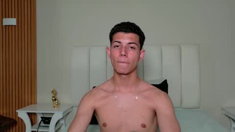 Nicolas online show from 03-11-26, 08:59