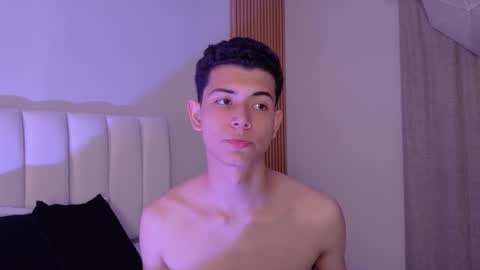 Nicolas online show from 03-18-26, 07:39